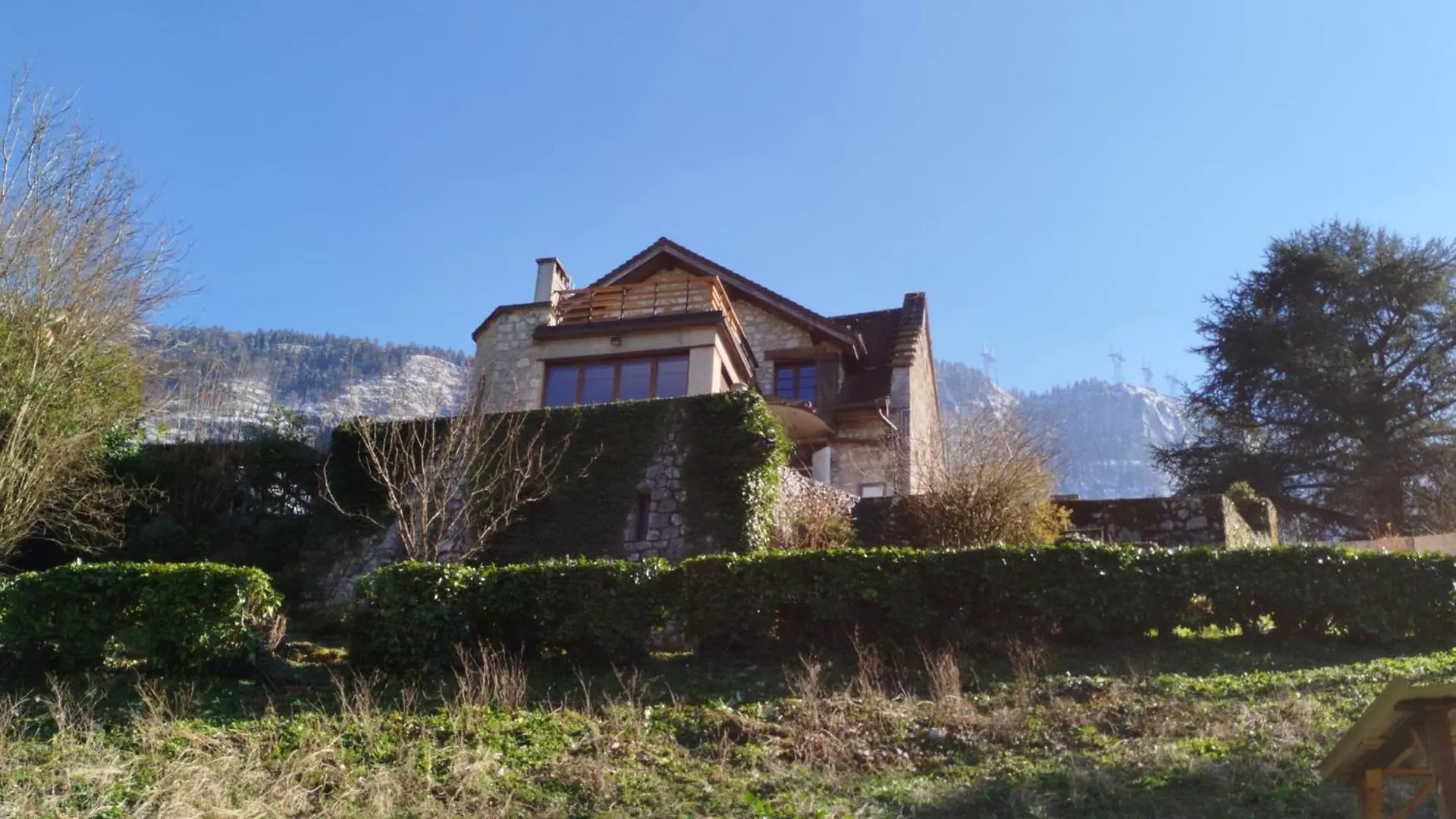 Bohemian Holiday Home With Lake View Aiguebelette-le-Lac